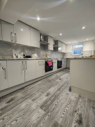 Room available in 19 Merton road BD7 in 500 Main Photo