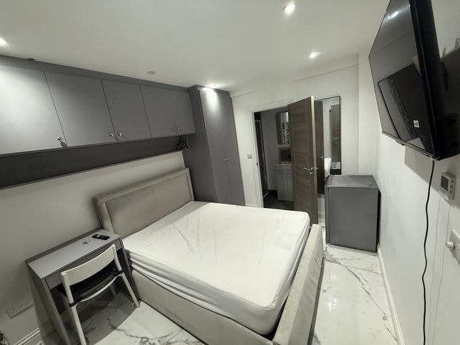 High Spec En-suite available Holloway Couples  Main Photo