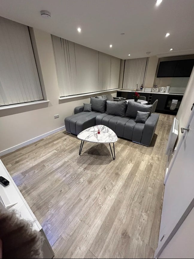 1-bed Penthouse available in M16 Main Photo