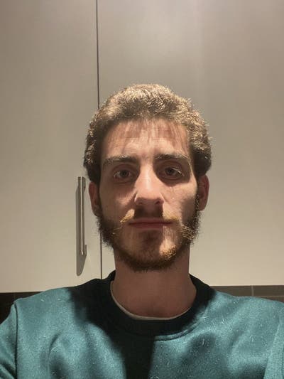 Professional Male seeks a double room Main Photo