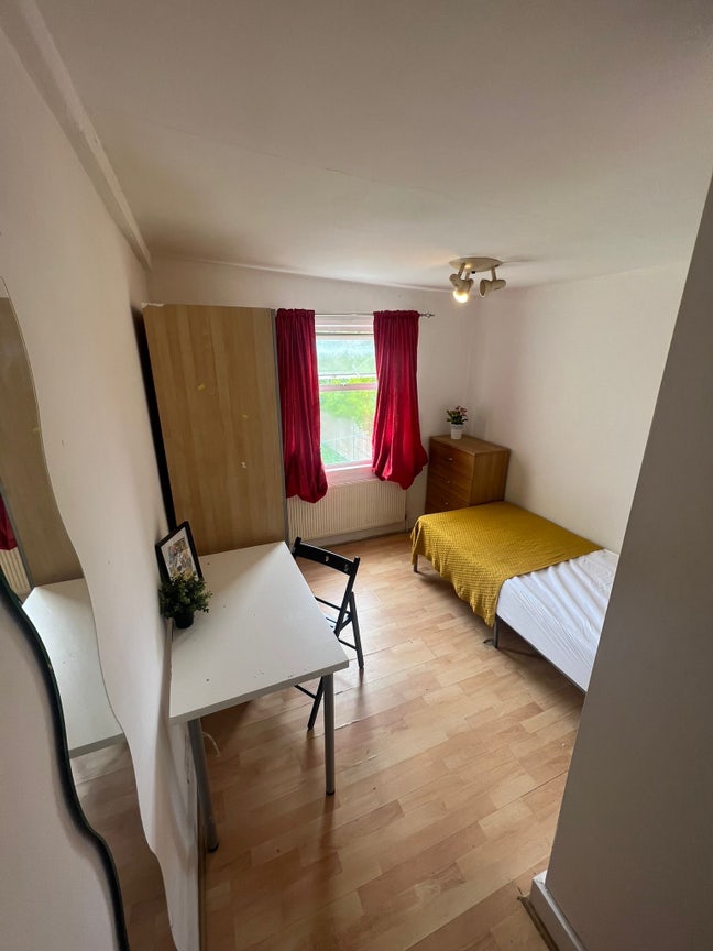 Willesden Green- Amazing Room Close to the Station Main Photo