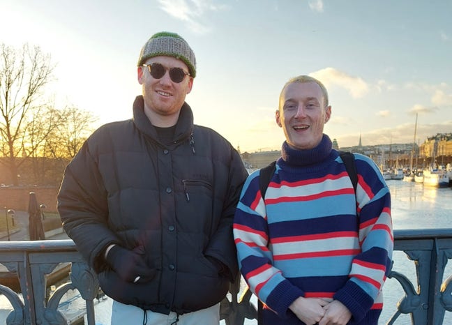 Tidy & social pair looking for third housemate Main Photo