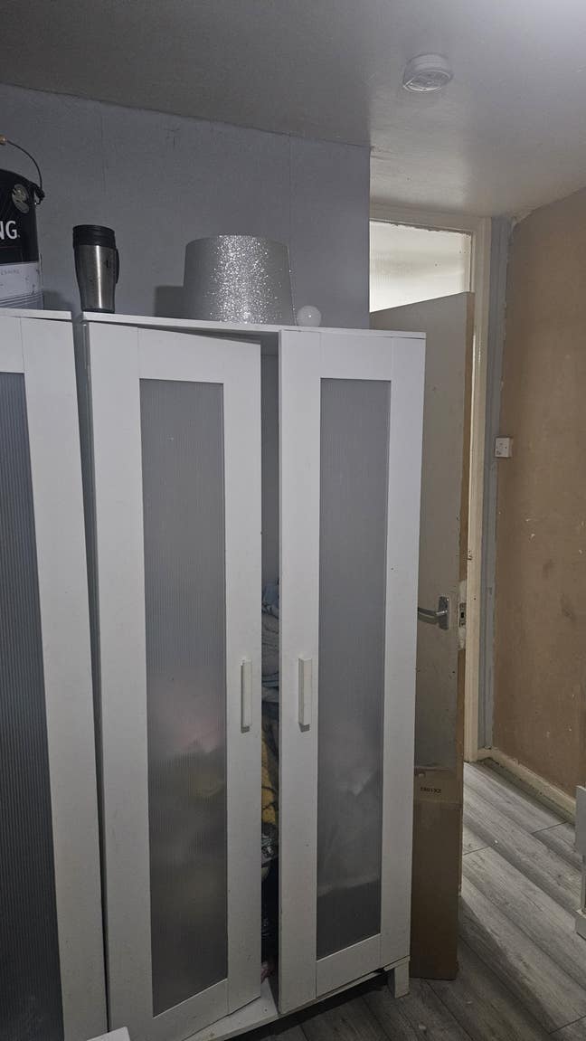 Medium size room Main Photo