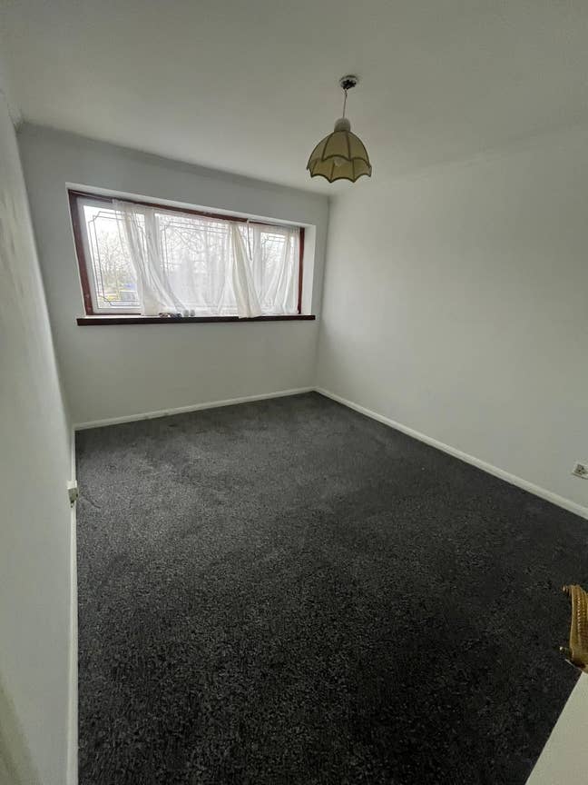 Newly refurbished double room house share Main Photo