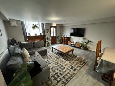 2 Bed Spacious Open Plan Modern Apartment in Town Main Photo