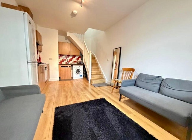 2 Bed Flat - All Bills Included HA5  Main Photo