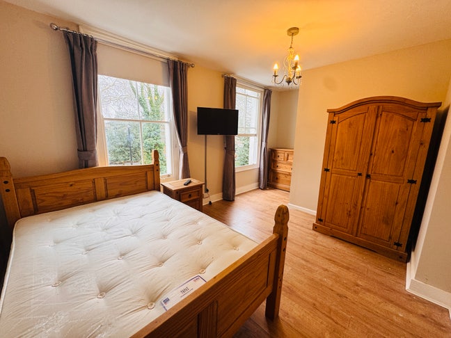 To Rent Sidney Square, Whitechapel, London, E1 Main Photo