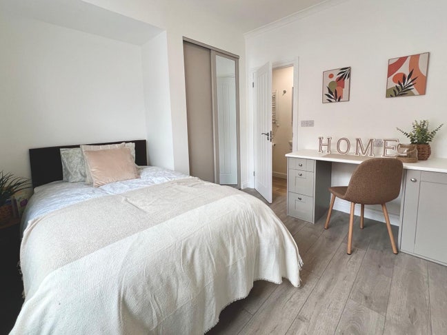 New Large double en-suite rooms Main Photo