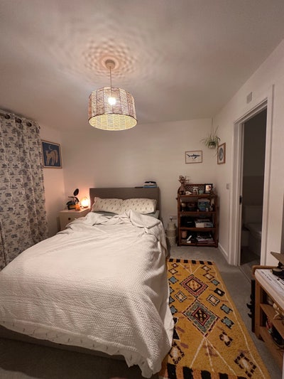 Ensuite furnished double room in shared house. Main Photo