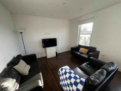 3 Bed Flat Near Elephant and Castle Station Main Photo