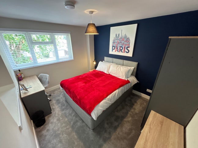 New Stylish Professional House Share  Main Photo