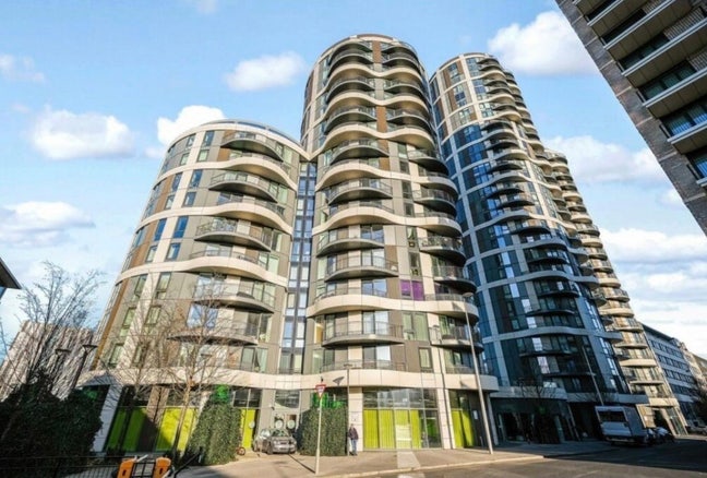 Single Room immediate move in available Main Photo