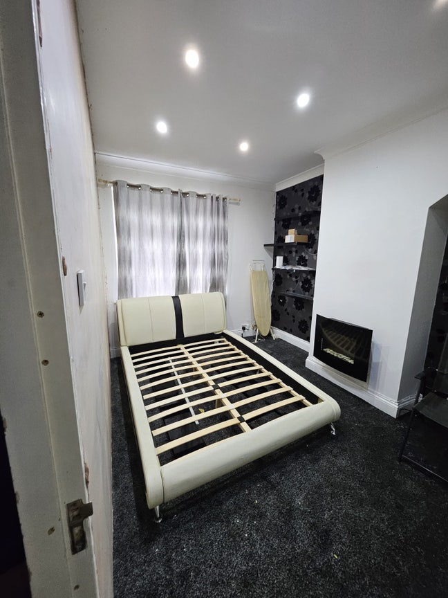 Spacious Double Room For Rent RM8-All bills incl  Main Photo