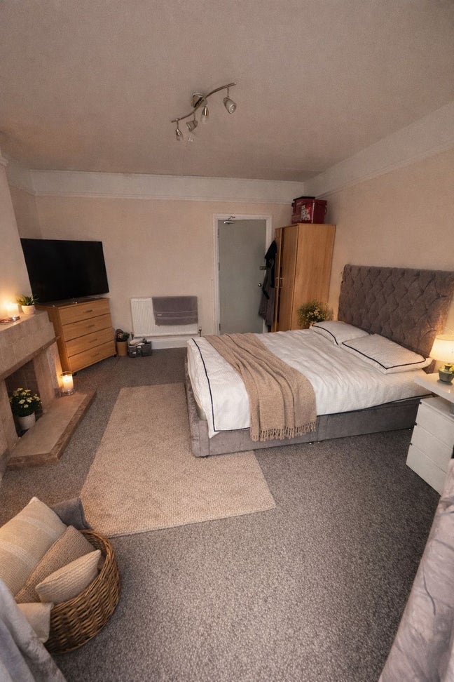 Double room with private lounge and en-suite Main Photo