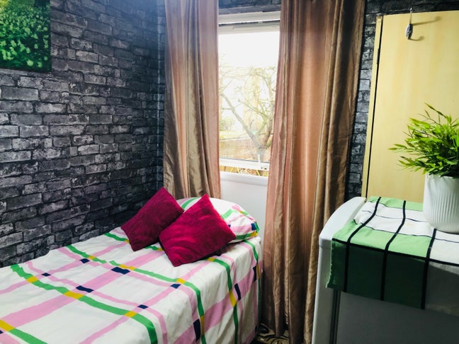 &pound;600 nice single room available at Stratford  Main Photo