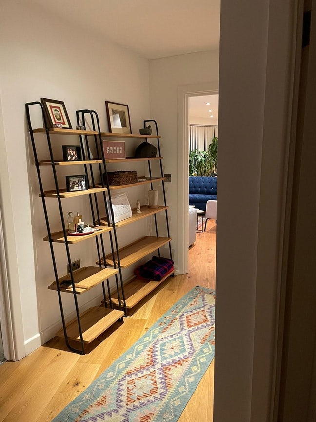 Room in beautiful, spacious apartment Main Photo