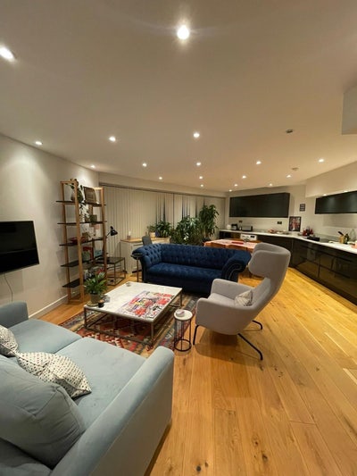 Room in beautiful, spacious apartment Main Photo