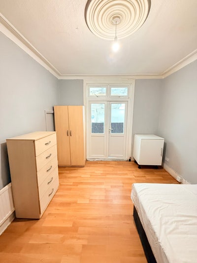  Double Room in Tottenham, N17 ✨  Main Photo