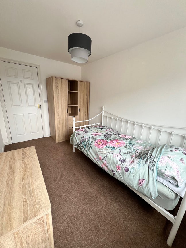 Bright room Main Photo