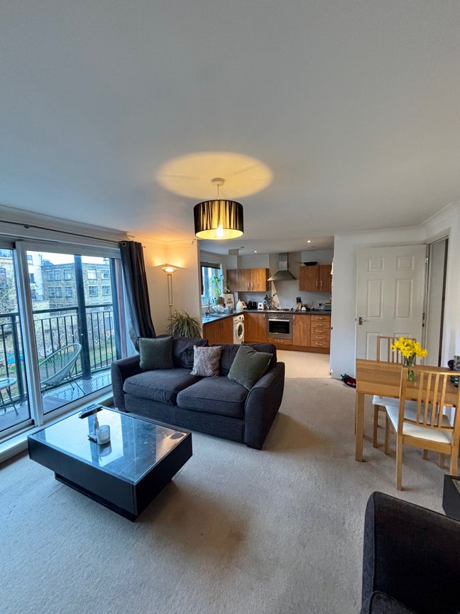 Double room in Stepney Green  Main Photo