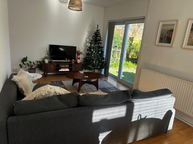 Islington Home with Garden!  Main Photo