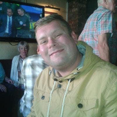 private independent male Main Photo