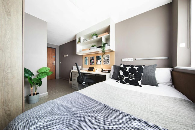 Contract takeover Main Photo