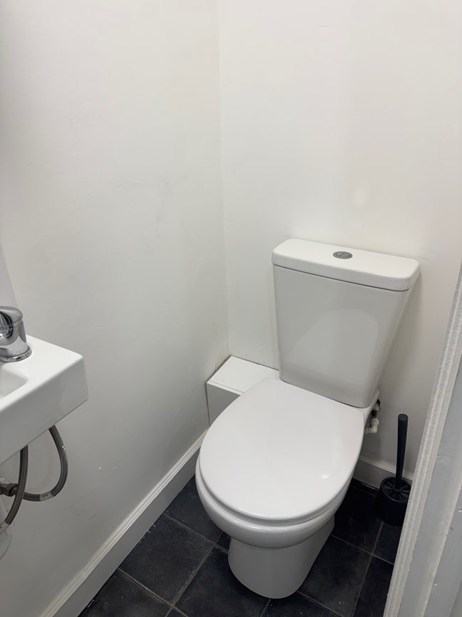 Rooms and En-suite to let Main Photo