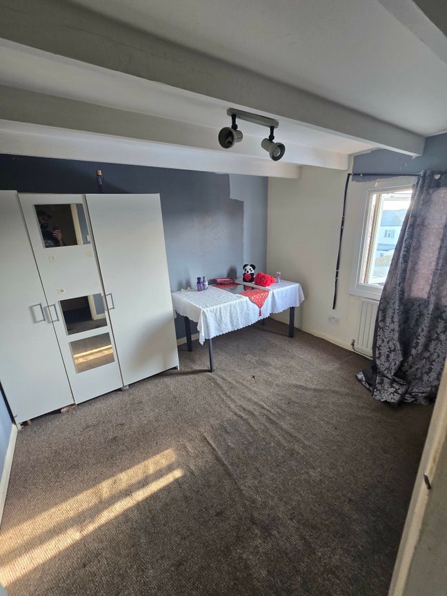 Room for rent.  Main Photo