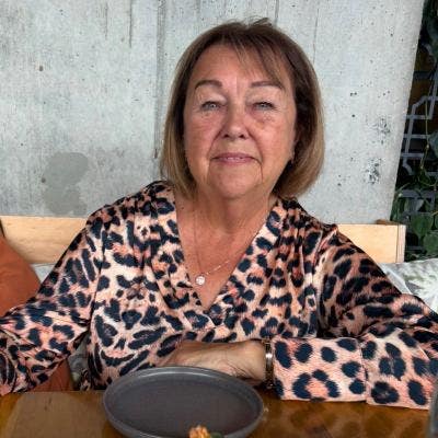 Senior professional looking to explore UK Main Photo