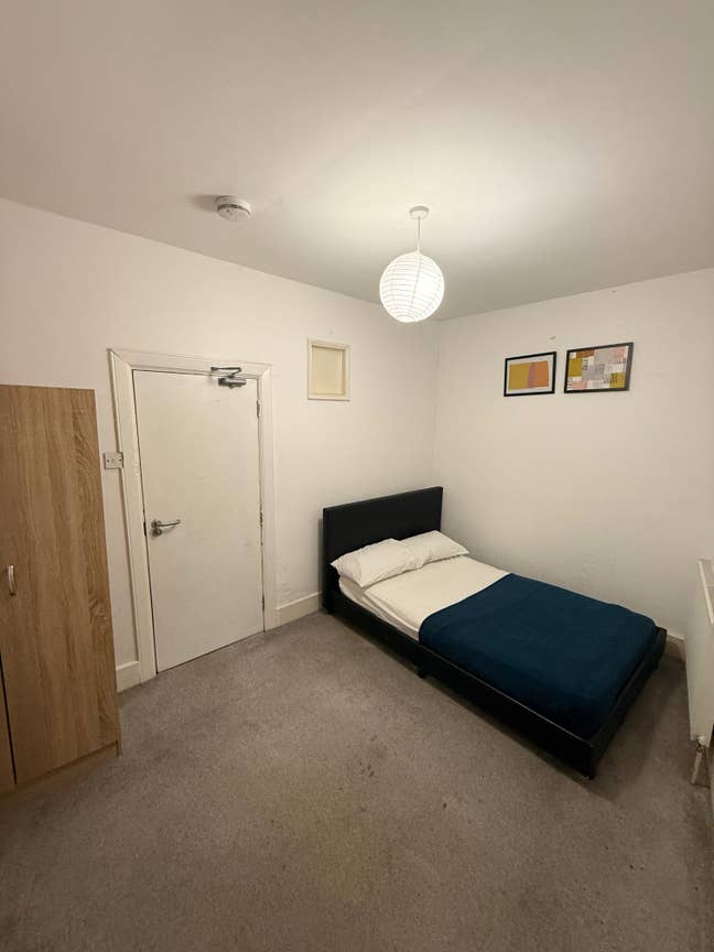 Double Room in a lovely house share Main Photo