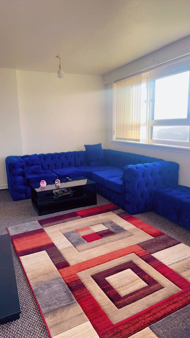 Spacious Room for Rent Main Photo