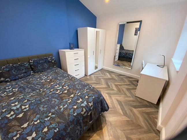 12 Bed WOW Factor House Main Photo