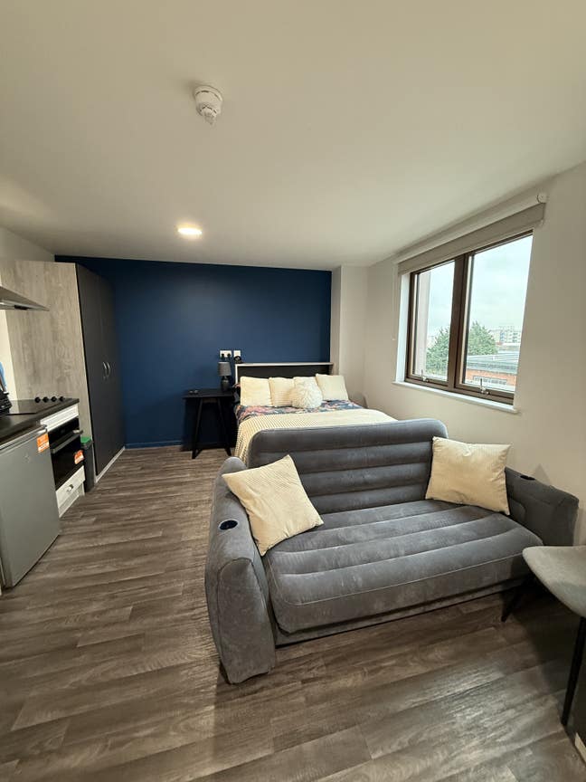 Studio Apartment - Tudor Place  Main Photo