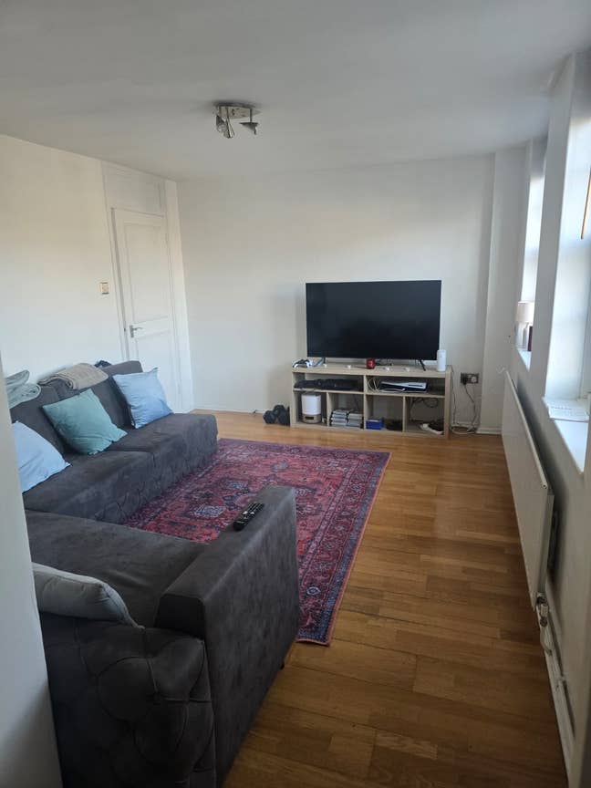 Room available in 2-Bed Property Clerkenwell Area Main Photo