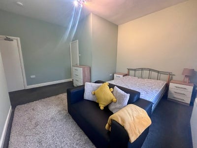 Morley Professional House Share Main Photo