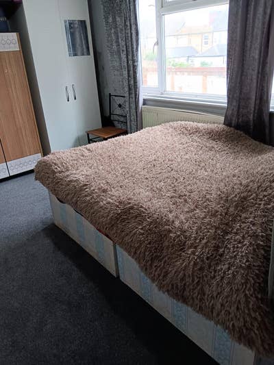 Double room available in TW3 3RR Main Photo