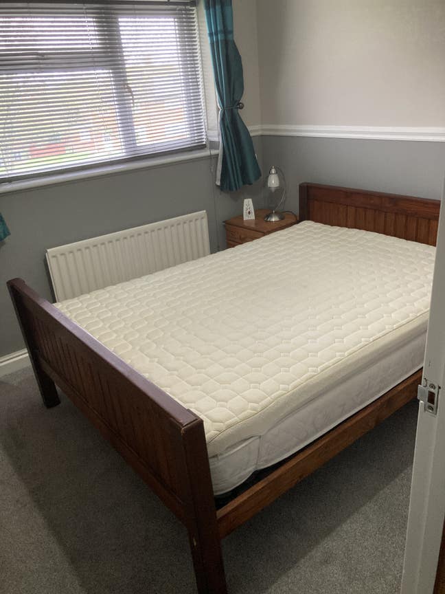 Quiet Comfortable Double Room in lovely house. Main Photo