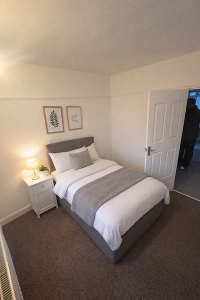 🏡 Furnished Room in LU1 – Bills Included 🚗 Main Photo