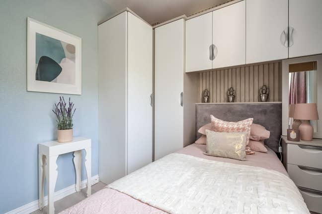 Penthouse | Gated community | Free Car Parking Main Photo