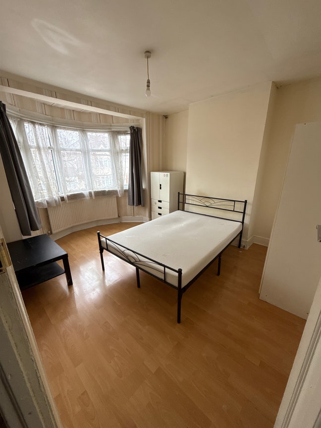 One King Size Bedroom Available Main Photo