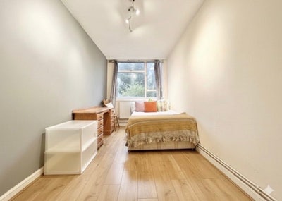 Bright Double - 5min to DLR - Close to Asda/Tesco Main Photo