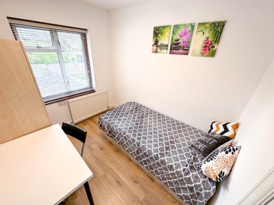 Comfortable Single Room to Let in Hendon Main Photo