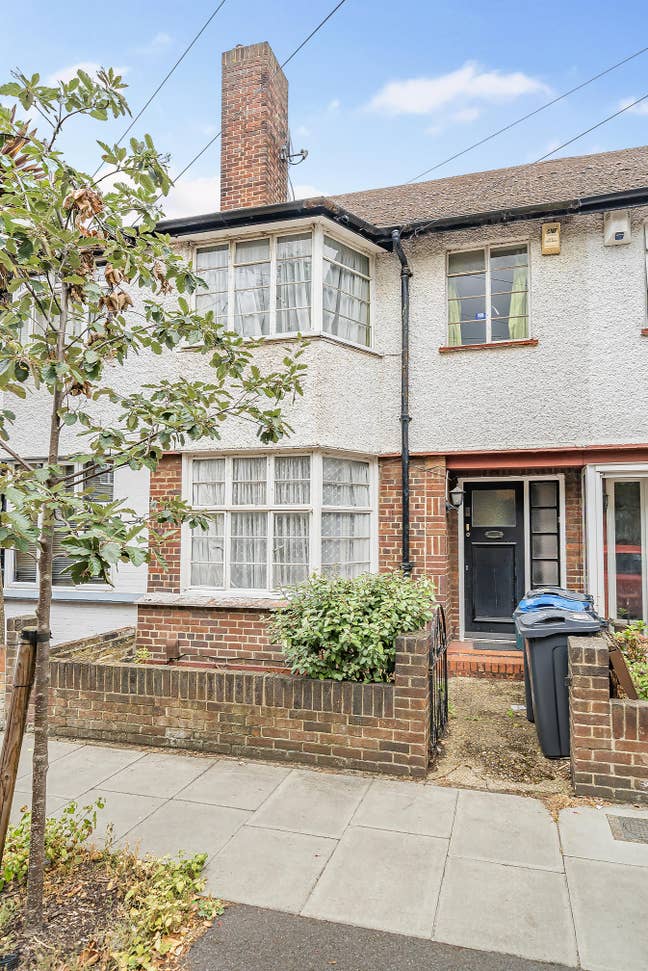 3 Bed house for rent, SW19 8HB Main Photo