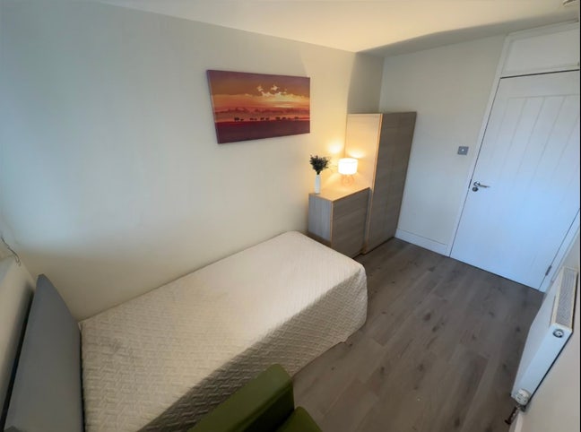 🍁Cozy room in prime location, modern flat,2 baths Main Photo