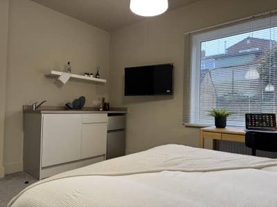  Large Studio | Kitchenette |All Bills | Fast Wifi Main Photo