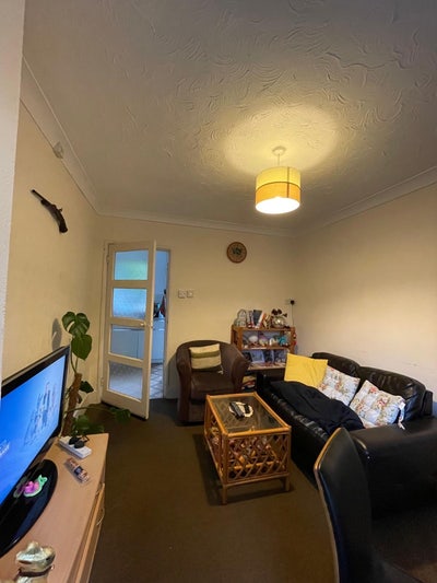 Massive double room next to Eaton Park Main Photo