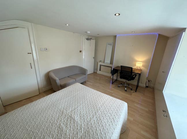 🌕Huge en suite 15 min walk to Hyde Park 🌕 Main Photo