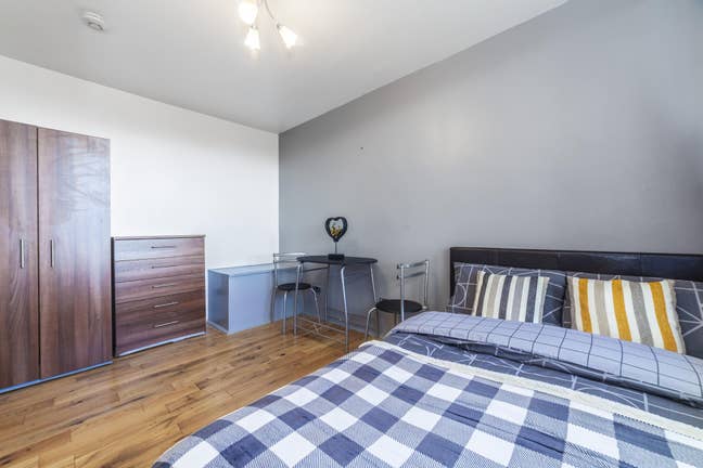 2 Double rooms in Fulham/West Kensington area.  Main Photo