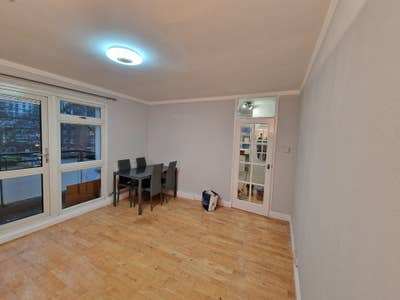 Well situated 1 bedroom flat in Vauxall SW8 Main Photo
